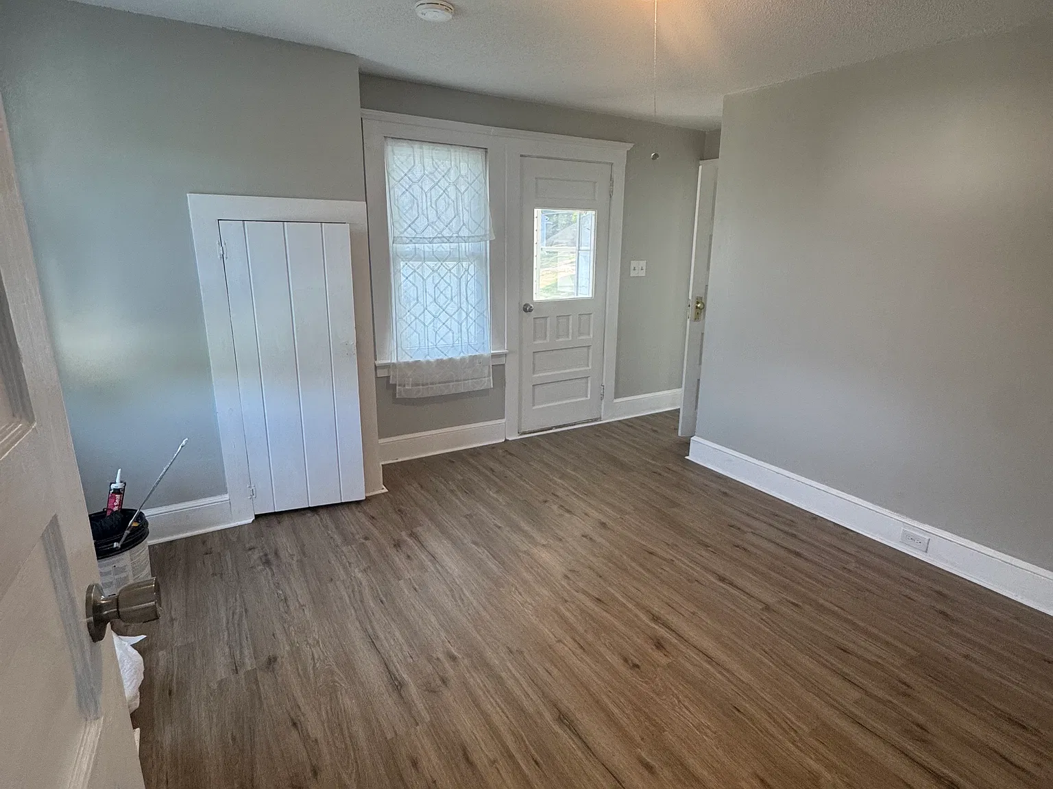 2 bed, 800 sqft, $1,300 — Photo 1