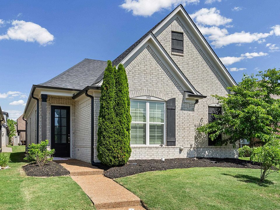1st image of 390 Cherokee Cir