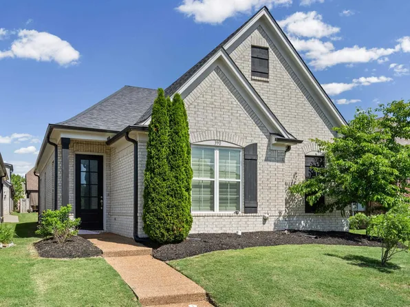390 Cherokee Cir, Oakland, TN 38060