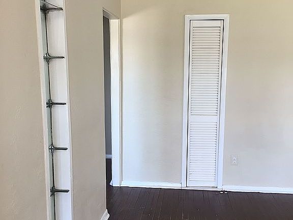 5th image of 115 Ogden Blvd