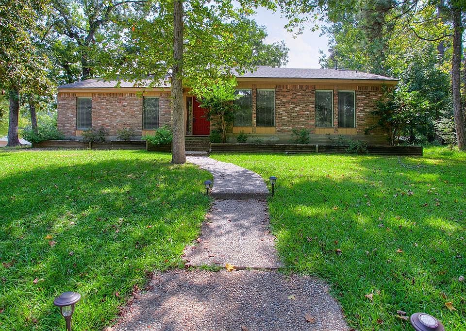 1st image of 1701 E Lake Dr