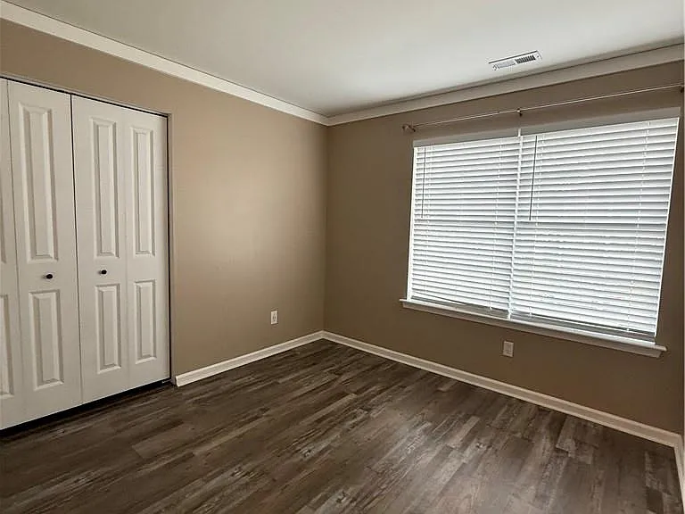 513 Sydenham Blvd — Photo 18