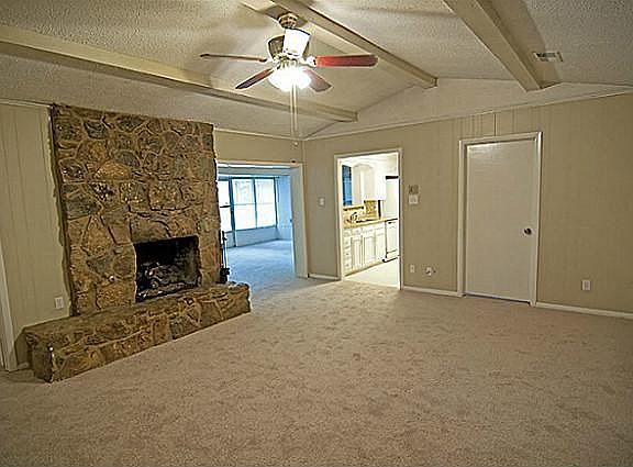 4th image of 1310 Paisley Dr