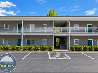 Boone Creek Apartments - 2bd/2ba: Centrally Located! Walk to AppalCART! Parking Included, Boone, NC 28607