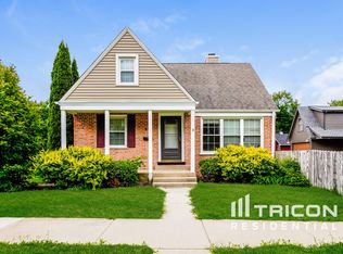 61 E Helen Rd, Palatine, IL 60067