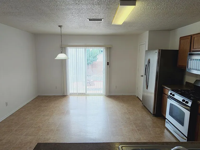 1008 Saw Mill Rd NE — Photo 9