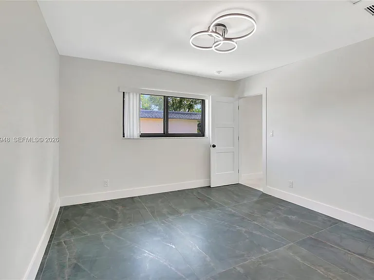 5980 SW 40th Ave #D — Photo 18