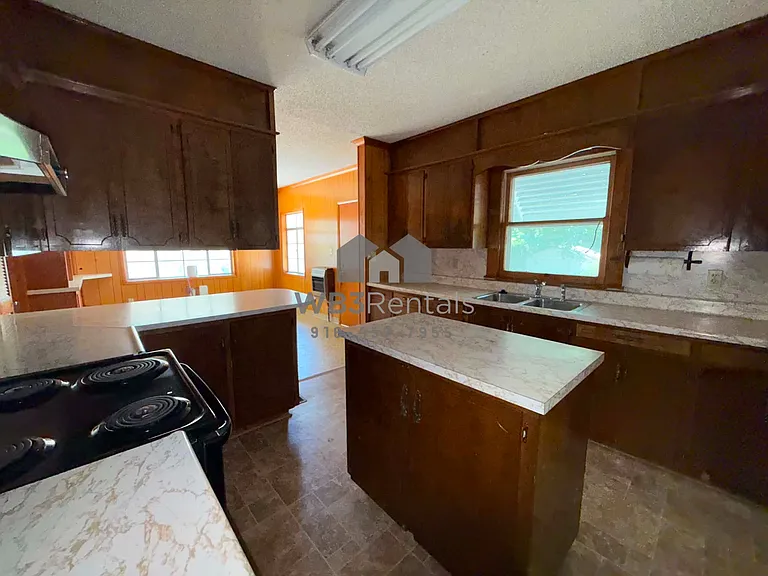 1405 Baltimore Ave — Photo 10