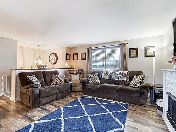 3rd image of 3148 Dorf Dr