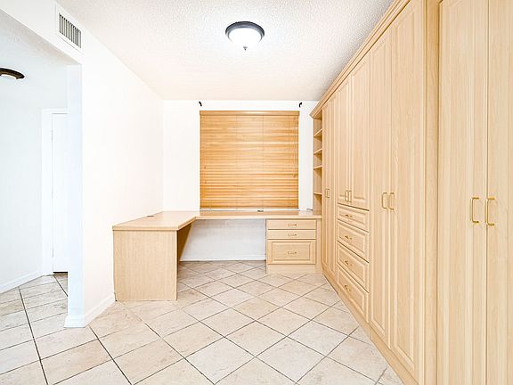 3rd image of 3 Oceans West Blvd APT 4D1