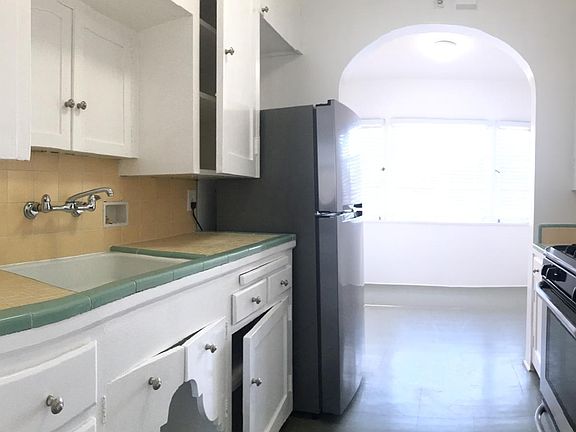 4th image of 822 1/2 7th St