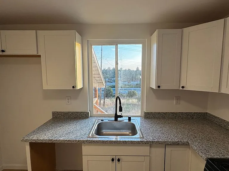 152 Jordan St — Photo 1