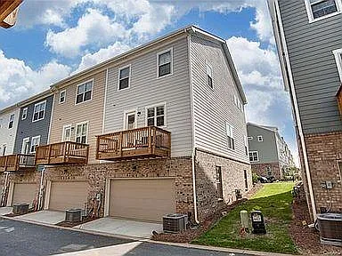 9218 Ainslie Downs St — Photo 11
