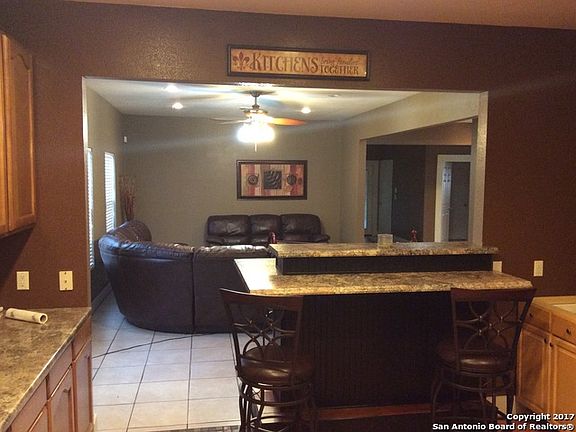 4th image of 1318 W Pyron Ave