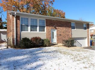 1423 Fox Creek Dr, Saint Louis, MO