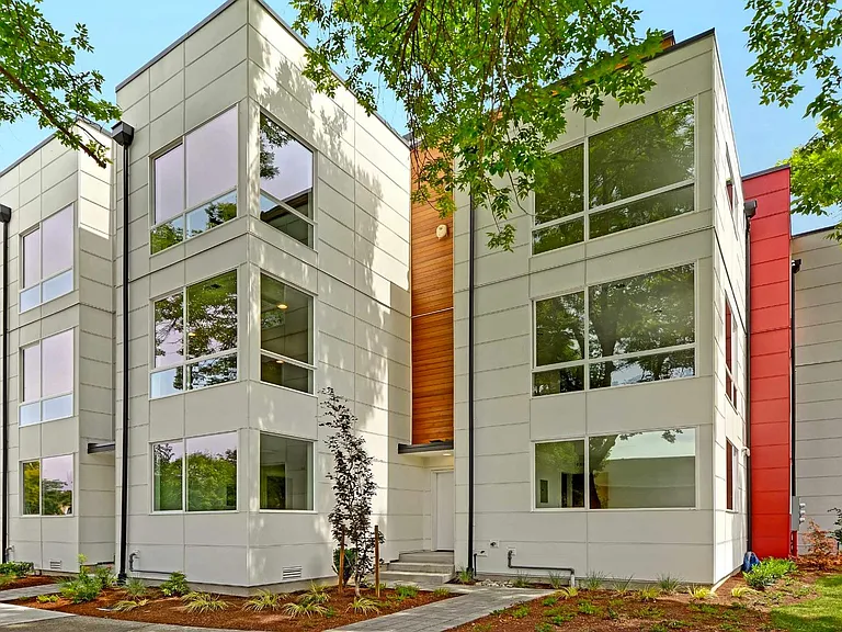 106 22nd Ave S Townhouse