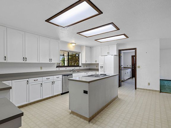 3rd image of 29376 Inwood Rd