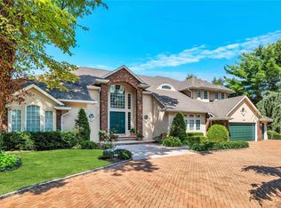 120 Ocean Ave, Lawrence, NY 11559