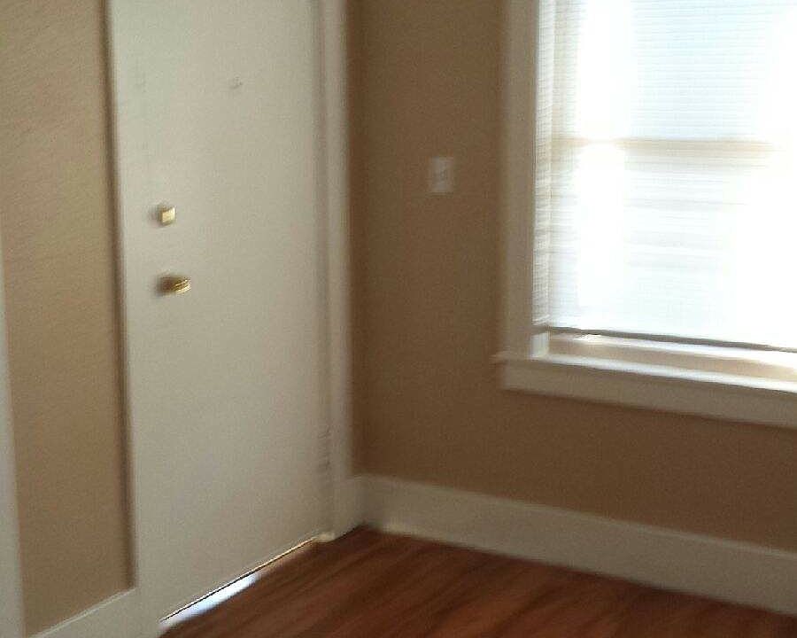 2nd image of 1516 F St APT 2