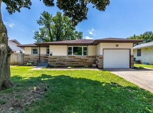 1033 Marland Dr N, Columbus, OH 43224