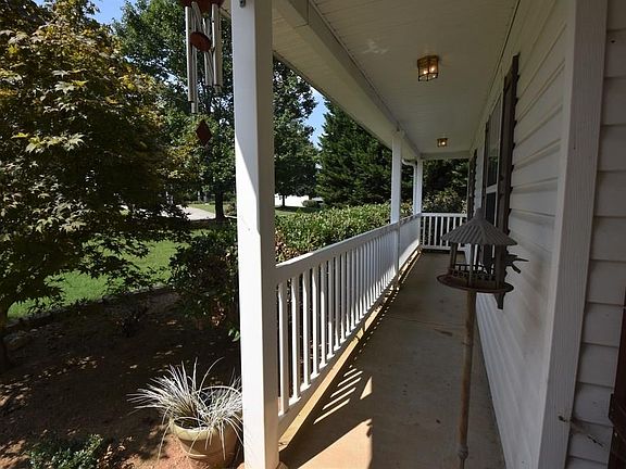 2nd image of 63 Glenabbey Dr