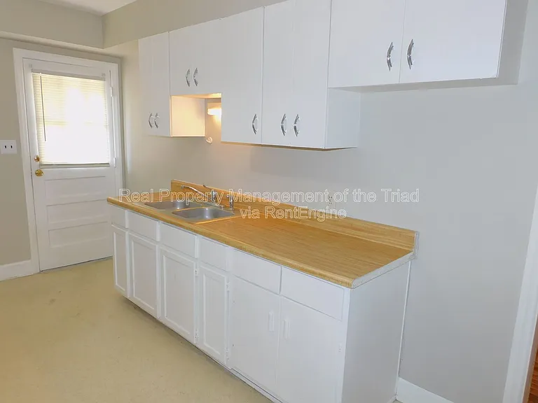 2644 Walker Ave #B — Photo 5