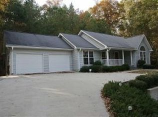 410 Raintree Dr, Alexander City, AL 35010