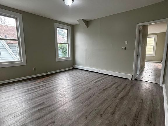 3rd image of 27 N Munn Ave #2