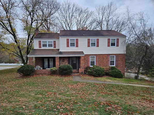 616 Robinhood Ln, McMurray, PA 15317