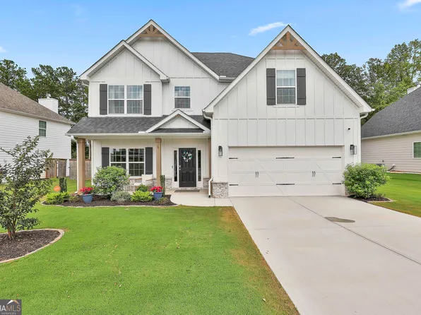 14 Saint Georges Pl, Sharpsburg, GA 30277