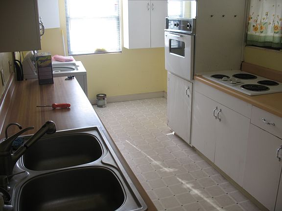 Kitchen  with Washer/Dryer space