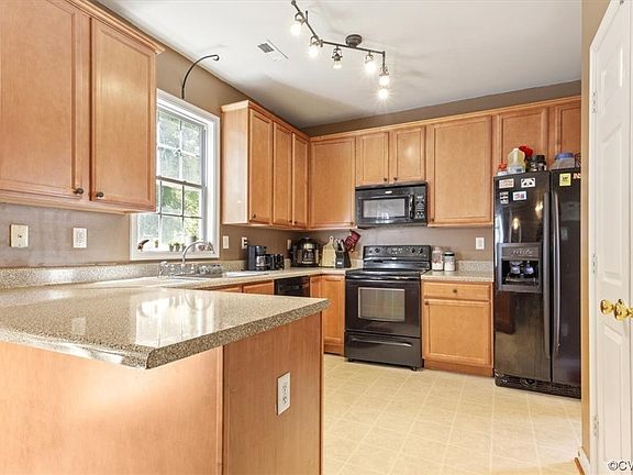 2nd image of 6113 Oakland Trace Ct