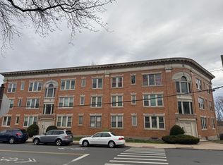 2 Fraser Pl APT B, Hartford, CT 06105