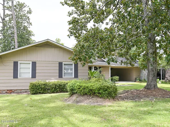 1301 Dean Dr, Waycross, GA 31501