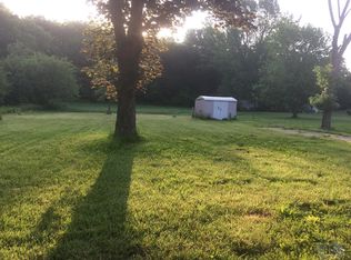 505 S 7th St, Farmington, IA 52626