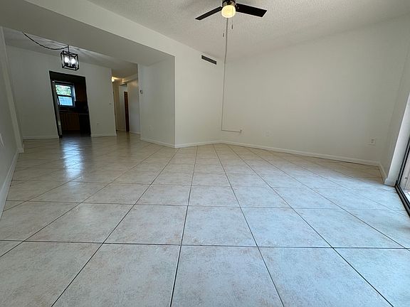 5th image of 801 W Oakland Park Blvd APT B9