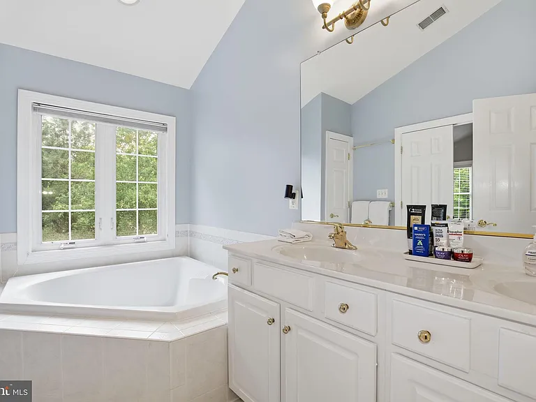 3826 Elmwood Towne Way — Photo 15