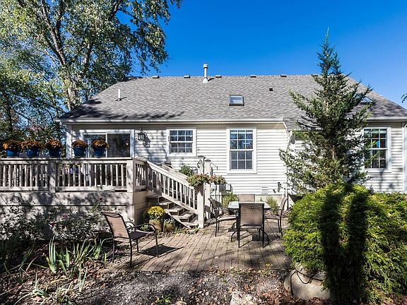 3rd image of 451 Buckstone Pl