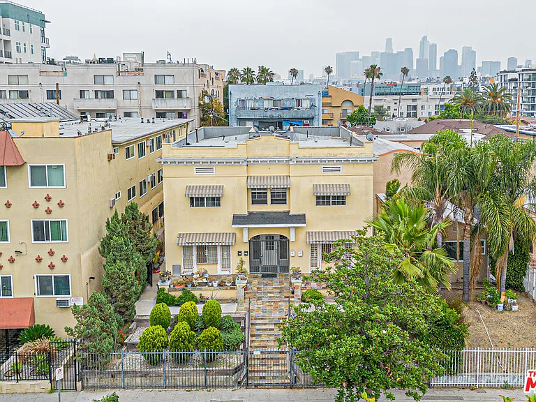 832 S Catalina St — Photo 2