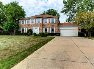 420 Springwood Dr, Roselle, IL 60172