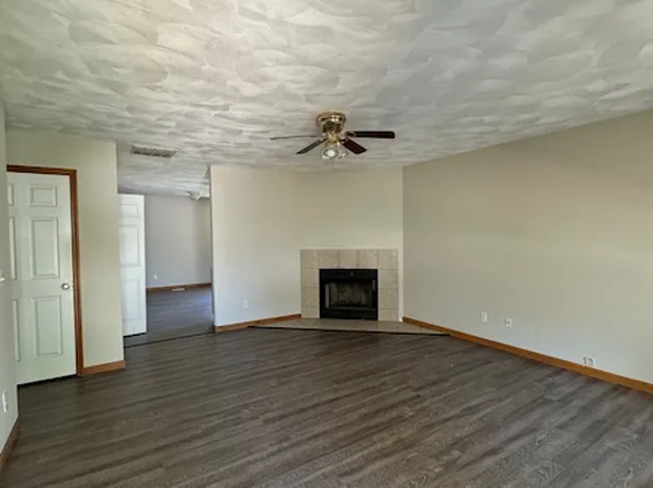 136 Autumn Pine Dr #136, Fairview Heights, IL 62208