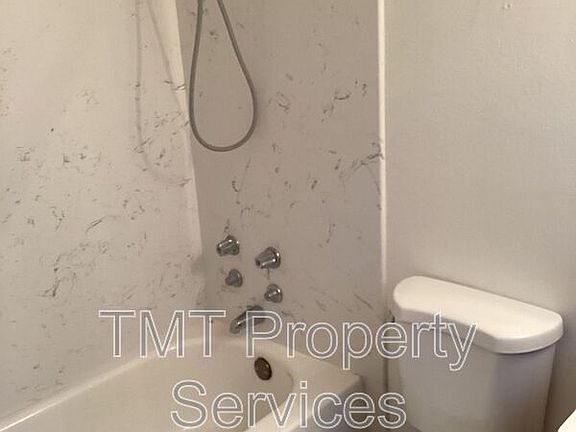 3rd image of 1816 F St Unit 3
