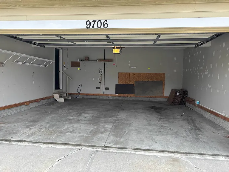 9706 S 28th St — Photo 10