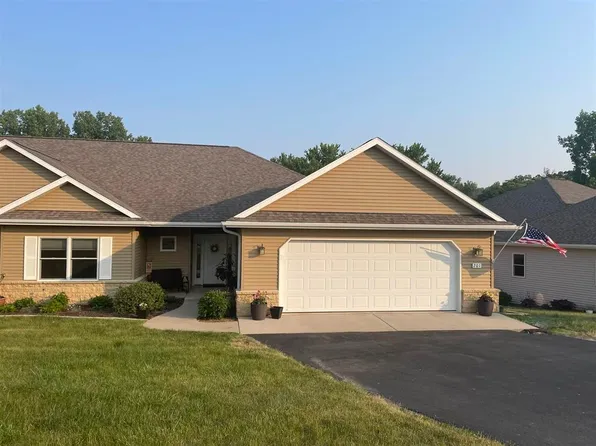 201 Cobblestone Blvd, Galena, IL 61036