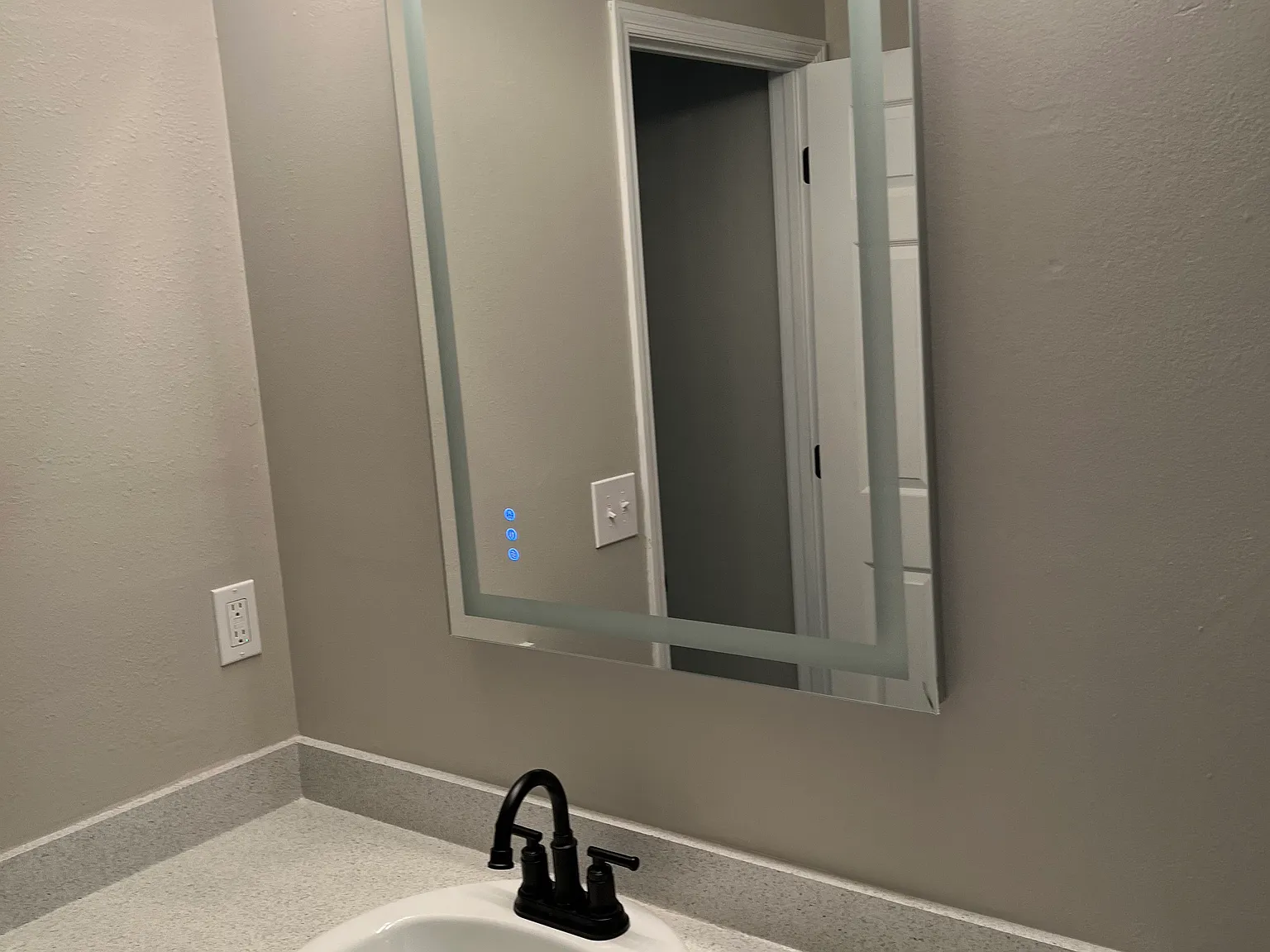 3 bed, 1863 sqft, $2,200 — Photo 2