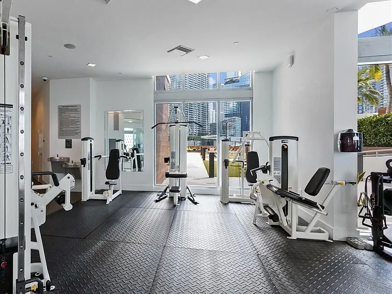 350 S Miami Ave #15 — Photo 10