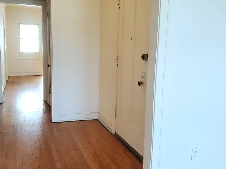 4423 W Irving Park Rd #1F — Photo 5