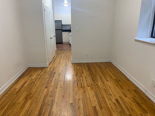 3rd image of 224 E 74th St APT C