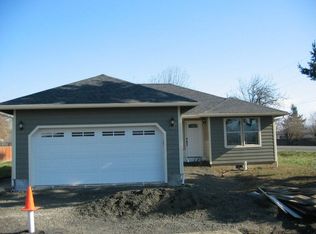 114 Sherwood Dr, Sutherlin, OR 97479