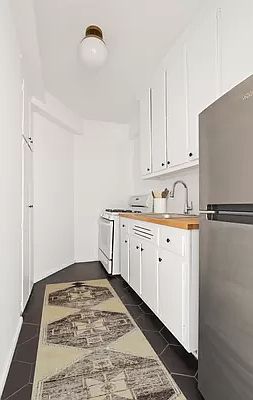 3rd image of 34 Plaza St E APT 1005
